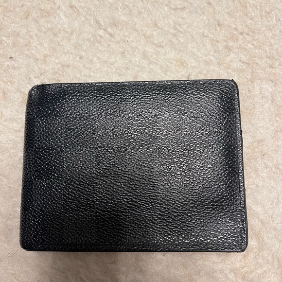 Louis Vuitton men’s wallet - Picture 1 of 5